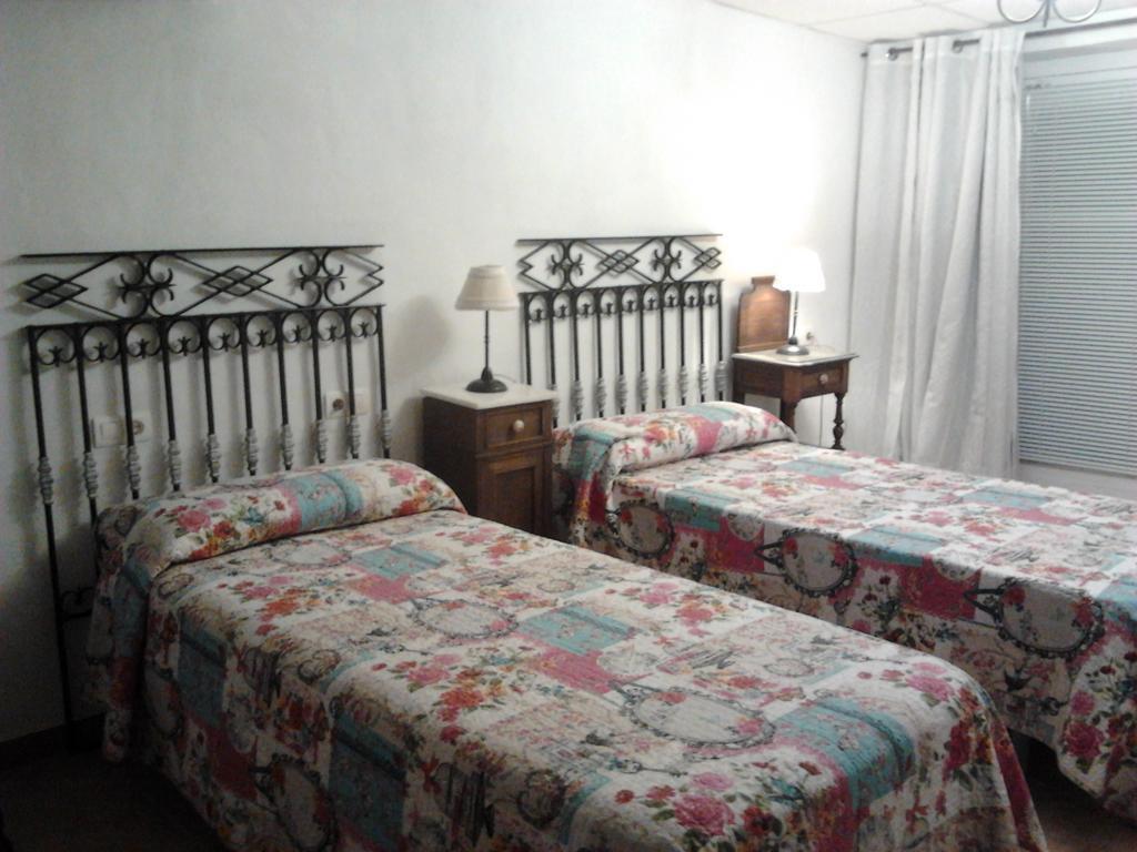 Hostal Los Aromas Villena Room photo